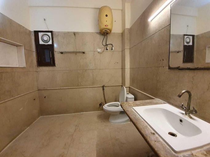 Bathroom 4, Grand Divine, Gautam Buddha Nagar