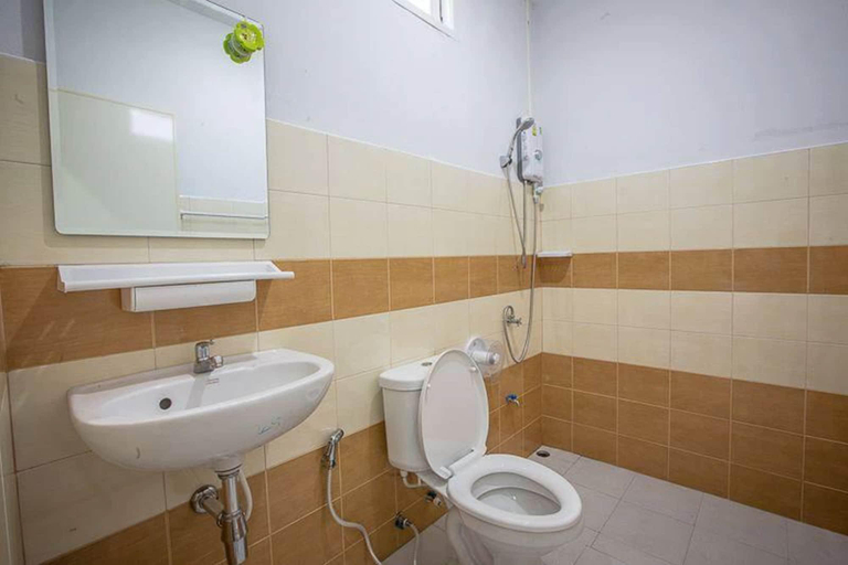 Bathroom 5, Krabi Avahill, Mueang Krabi