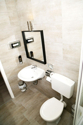 Bathroom 5, Main Hotel Frankfurt City, Frankfurt am Main