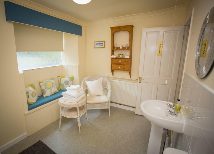 Bathroom 3, The Rock, Caerphilly