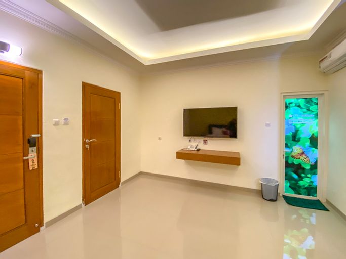 RedDoorz Premium near Museum Angkut Batu 3, Malang