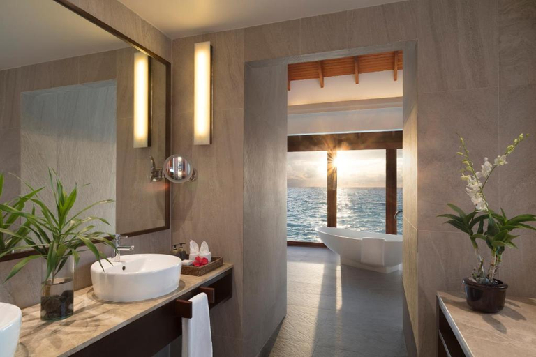 Bathroom 5, Anantara Dhigu Maldives Resort