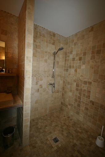 Bathroom 4, Château de Loubéjac, Tarn-et-Garonne