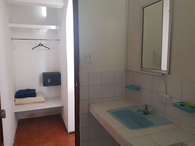 Bathroom 5, Hotel Tropical Garden, Garabito