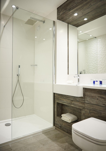Bathroom 5, The Waterfront Hotel Spa & Golf, Central Bedfordshire