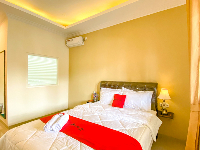 RedDoorz Premium near Museum Angkut Batu 3, Malang