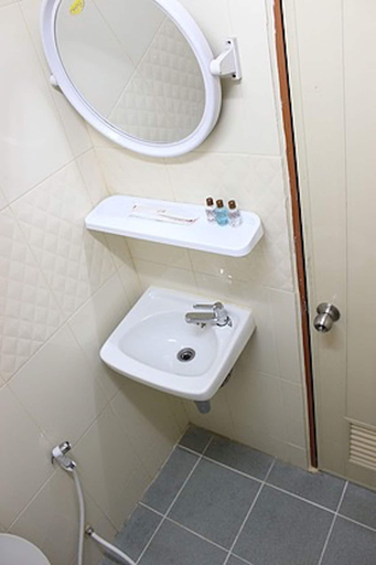 Bathroom 4, Primera Place, Pak Kret