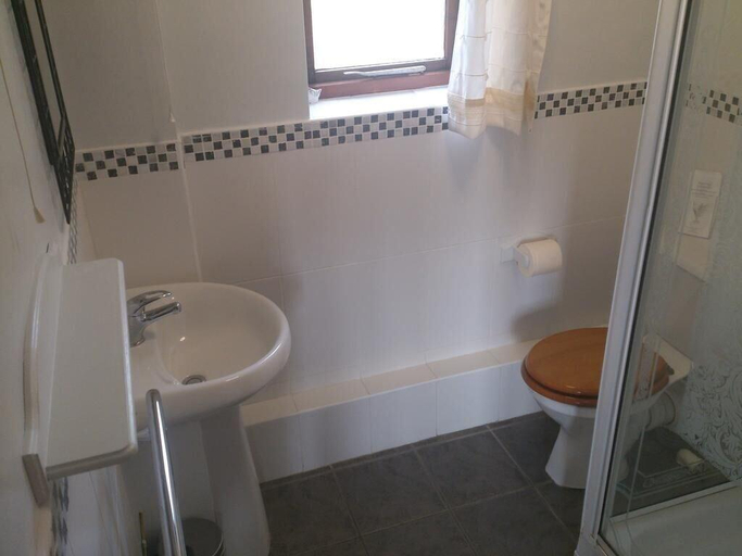 Bathroom, Six Bells, Suffolk
