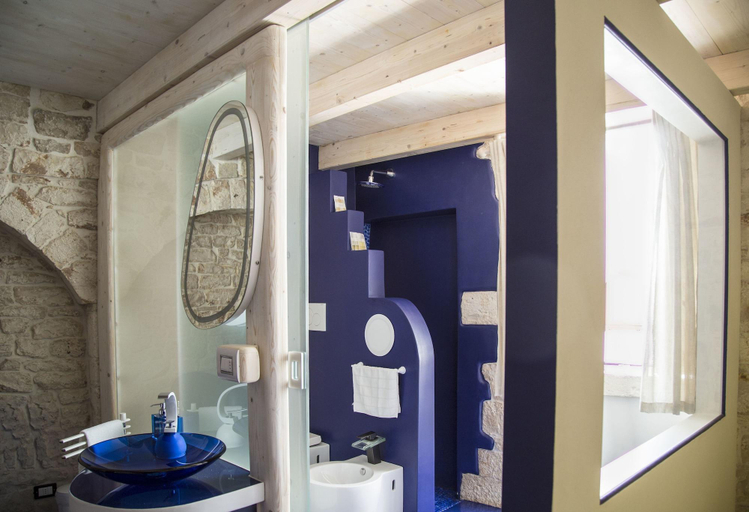 Bathroom 5, L'Angolo di Gaudì, Bari