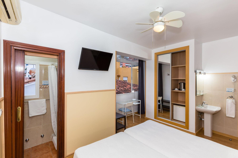 Bedroom 4, Guadalupe Cozy Inns, Málaga