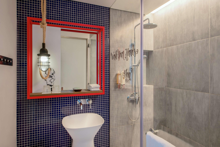 Bathroom 5, Hampton by Hilton Dubai Al Seef, Dubai