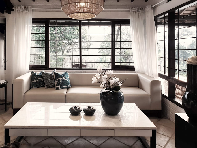 Villa Art Hill - A Little Bali in PUNCAK, Bogor