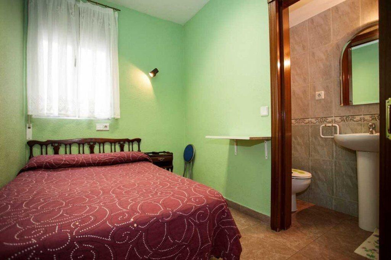 Bedroom 2, Casa de huéspedes asturiana, Madrid