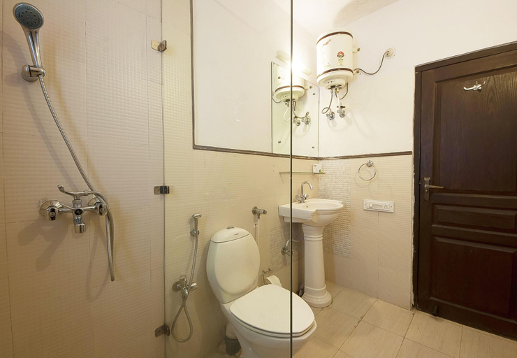 Bathroom 4, The Ayali Fernhill Resort, Chail, Solan