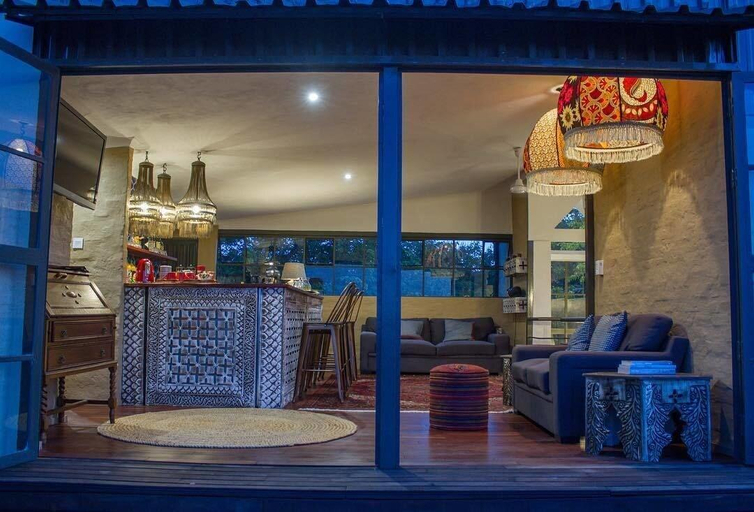 Public Area 5, 528 Victoria Falls Guest House, Hwange