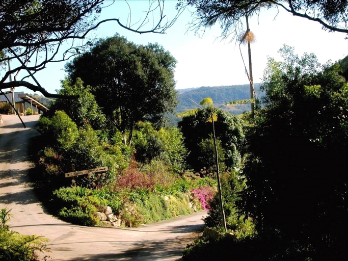 Exterior & Views 2, Top of The Hill, Caloundra - Rail Corridor