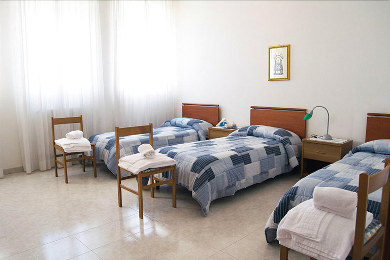 Bedroom 2, Centro di Spiritualita Madonna della Nova, Brindisi
