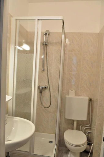 Bathroom 4, Hôtel Verlaine, Paris