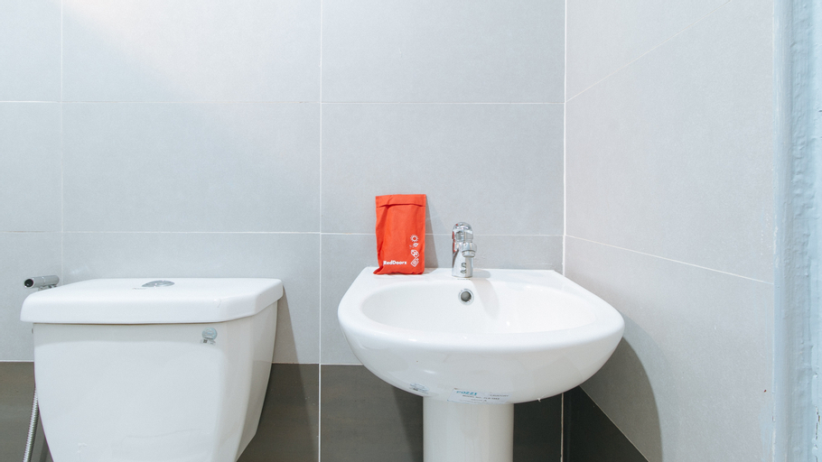 Bathroom 17