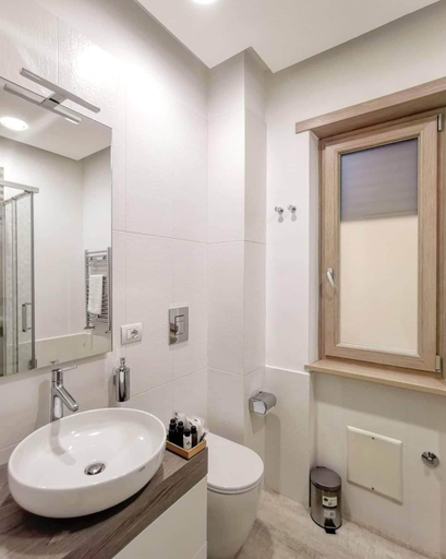 Bathroom 5, Museo19, Napoli