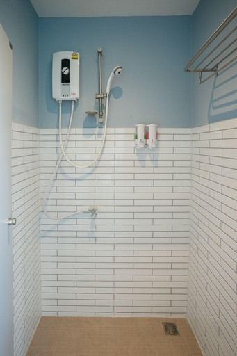 Bathroom 4, I Hostel @ Chinatown, Samphantawong