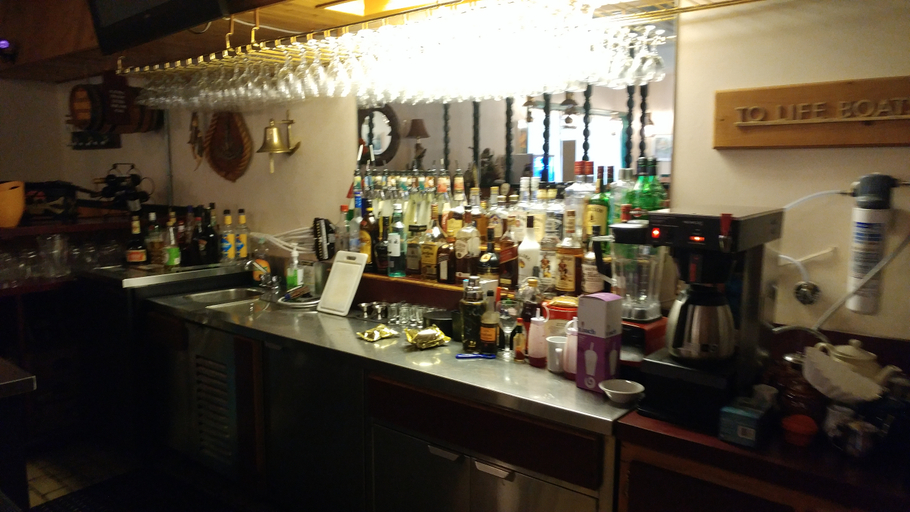 Food & Drinks, Riviera Inn and Suites 1000 Islands, Leeds and Grenville