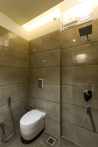 Bathroom 4, The Hubstreet Hotel, Bhopal