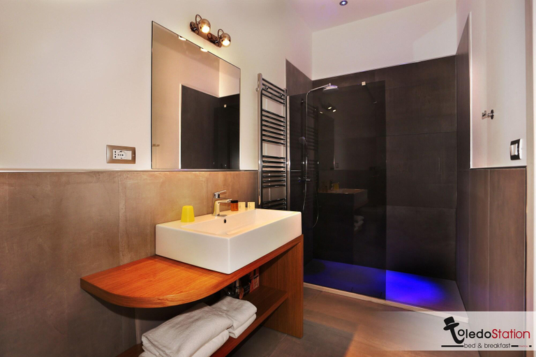 Bathroom 3, Toledo station Bed & breakfast, Napoli
