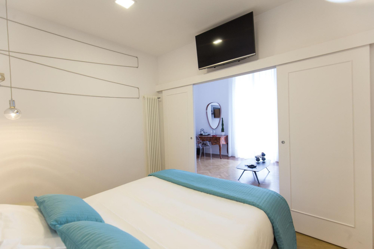 Bedroom 2, Savoy Riviera, Napoli