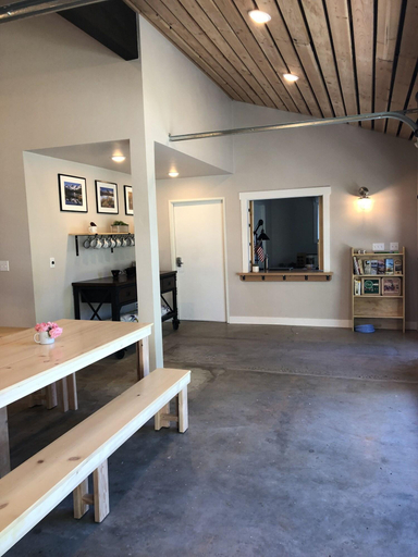 Public Area 2, Eastside Guesthouse, Inyo