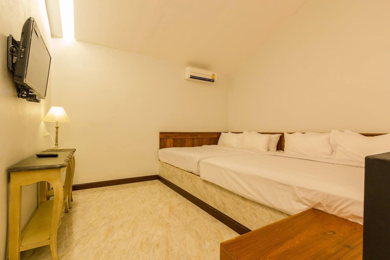 Bedroom 3, Chateau de Bear Hotel, Muang Nakhon Sawan