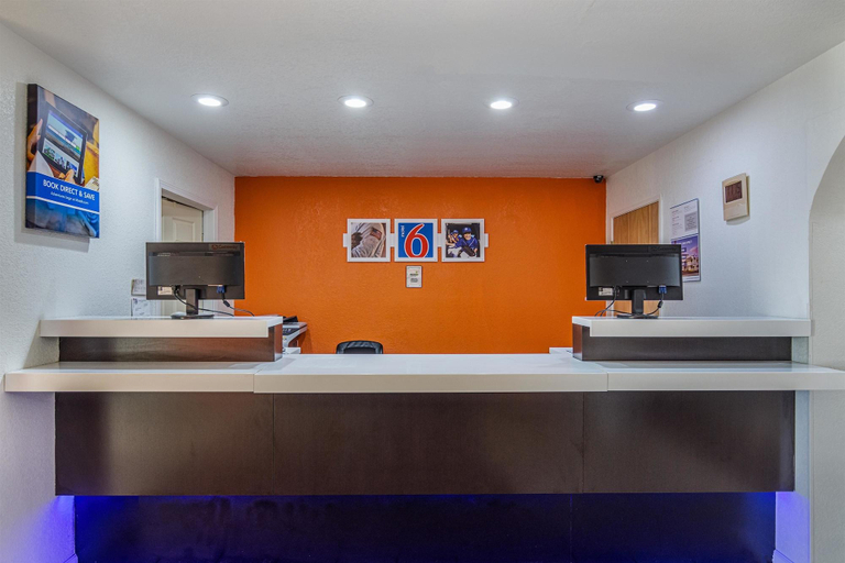 Public Area 2, Motel 6 McAlester, OK, Pittsburg
