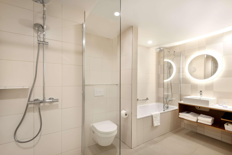 Bathroom 5, Hyatt House Paris Charles de Gaulle Airport, Val-d'Oise