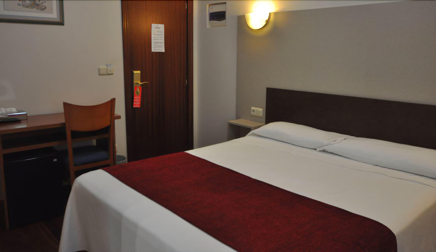 Bedroom 3, Pension Alameda, Guipúzcoa