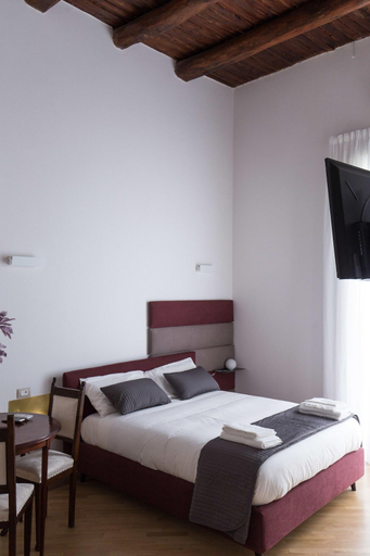 Bedroom 3, Savoy Riviera, Napoli