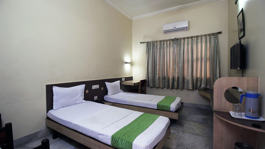 Bedroom 4, Hotel Sargam, Pune