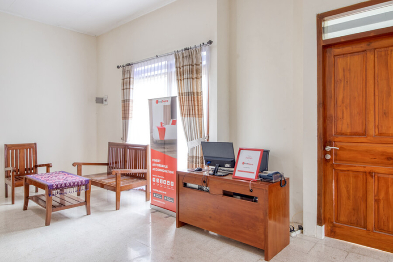 Public Area 3, RedDoorz near Universitas Gajah Mada, Sleman