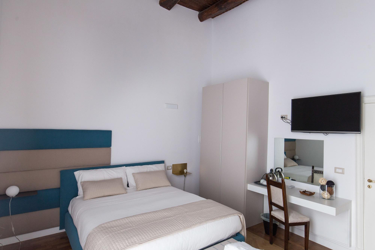 Bedroom 3, Savoy Riviera, Napoli