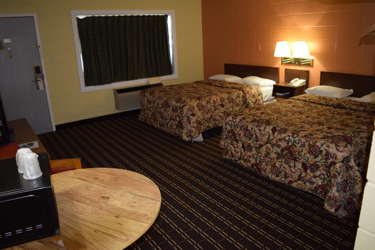 Public Area 3, White Oaks Motel Pennsville/Carneys Point, Salem