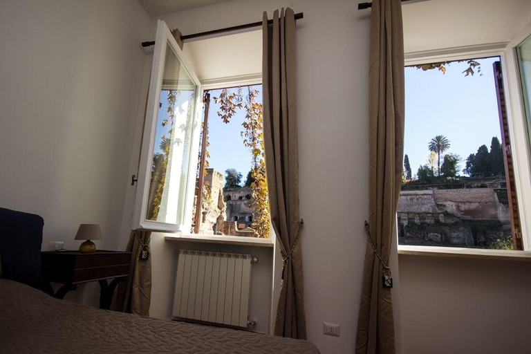 Bedroom 4, Fori Romani B&B, Rome