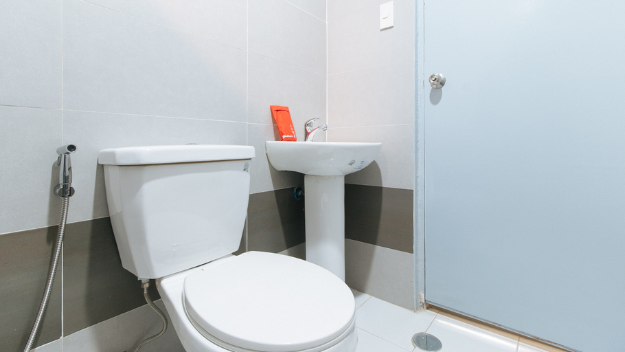Bathroom 16