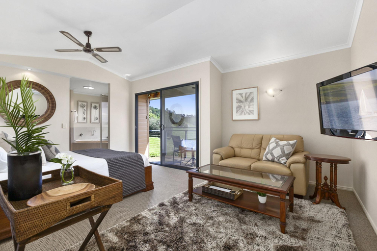 Public Area, Top of The Hill, Caloundra - Rail Corridor
