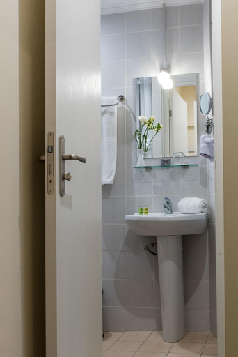 Bathroom 5, Old Town Inn, East Macedonia and Thrace