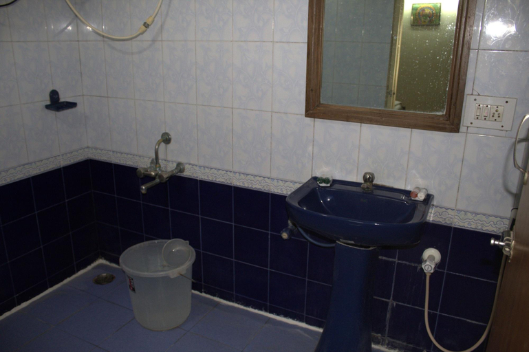 Bathroom, Nachis BnB, Bangalore