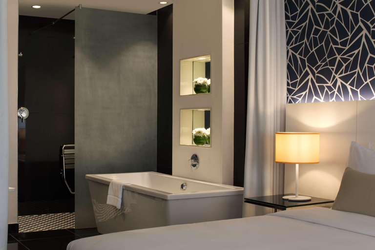 Bathroom 5, Radisson Blu Lagos Ikeja, Kosofe