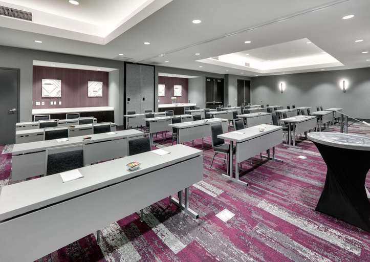 Food & Drinks 5, Hampton Inn by Hilton Irvine Spectrum/Lake Forest, Orange