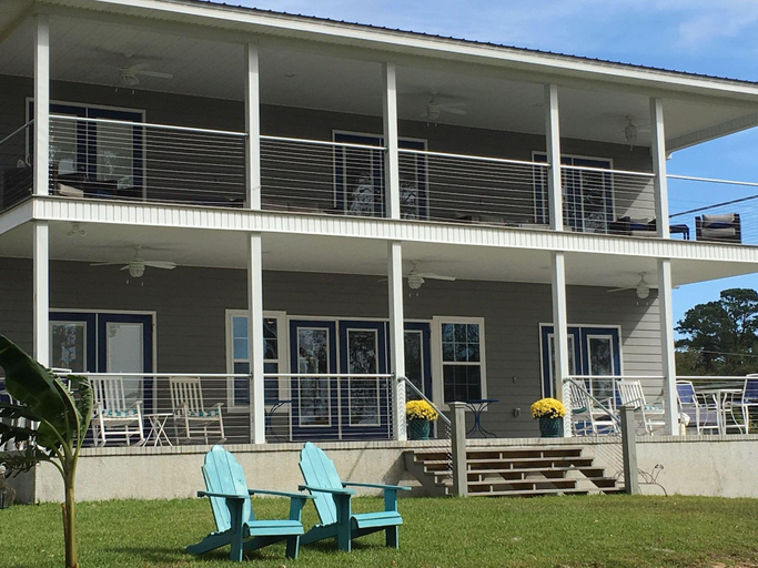 Exterior & Views 2, Darien Waterfront Inn, McIntosh