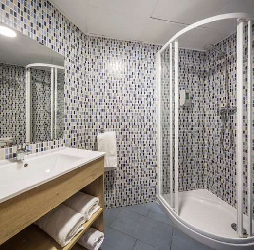 Bathroom, Mon Suites Carmen, Valencia