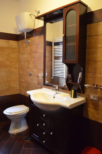 Bathroom 3, Borgo Patierno, Caserta