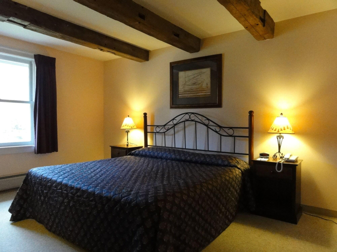 Bedroom 26